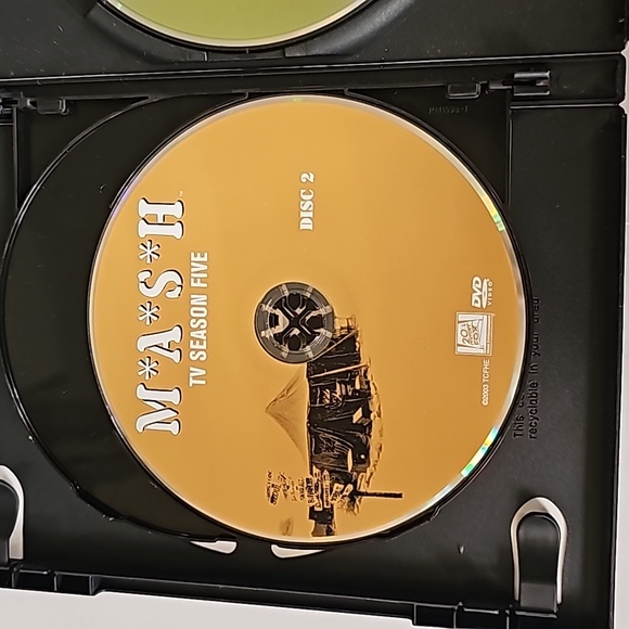 MASH Season 5 DVD - Picture 3 of 5